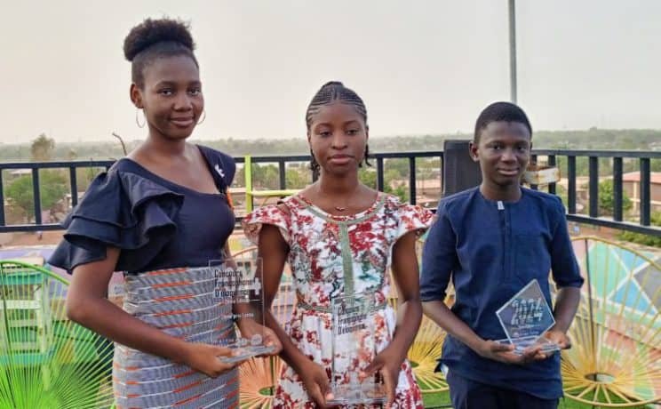 Concours francophone d'éloquence : Ashley Wagrawa remporte le premier prix collège 2