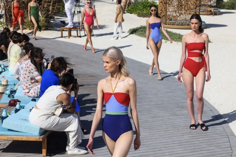 Défilé de mode en maillots de bain: Une première en Arabie Saoudite 2 Défilé de mode en maillots de bain: Une première en Arabie Saoudite 2