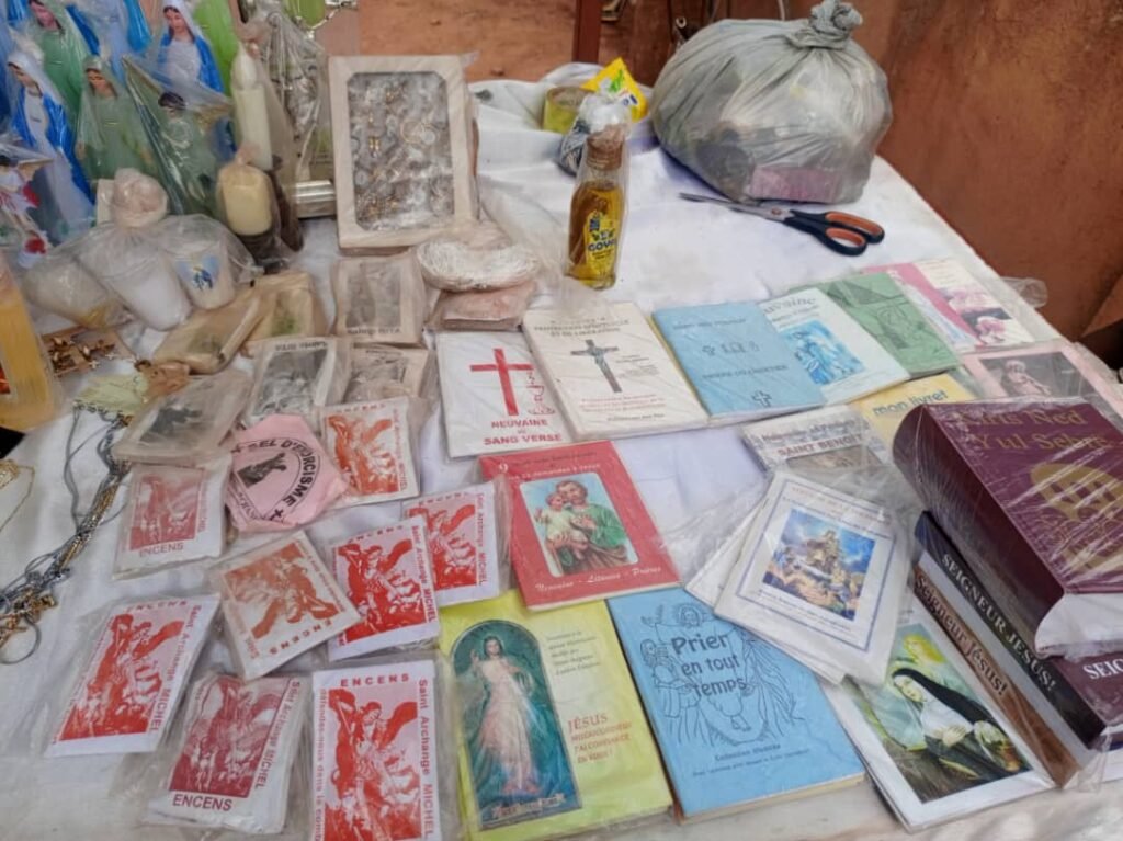 Eveline Ouédraogo : L’élève qui vend des objets de piété 4 Eveline Ouédraogo : L’élève qui vend des objets de piété 4