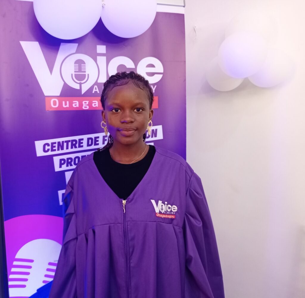 Voice Academy : 8 femmes prêtes pour les métiers de la voix parlée au Burkina 3 Voice Academy : 8 femmes prêtes pour les métiers de la voix parlée au Burkina 3