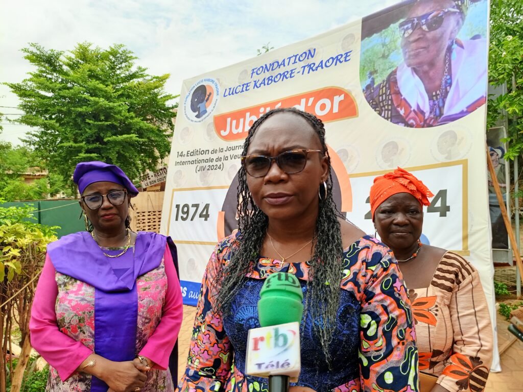Fondation Lucie Kaboré-Traoré : Environ 400 veuves des FDS et civiles réunis pour le jubilé d'or 5 Fondation Lucie Kaboré-Traoré : Environ 400 veuves des FDS et civiles réunis pour le jubilé d'or 5