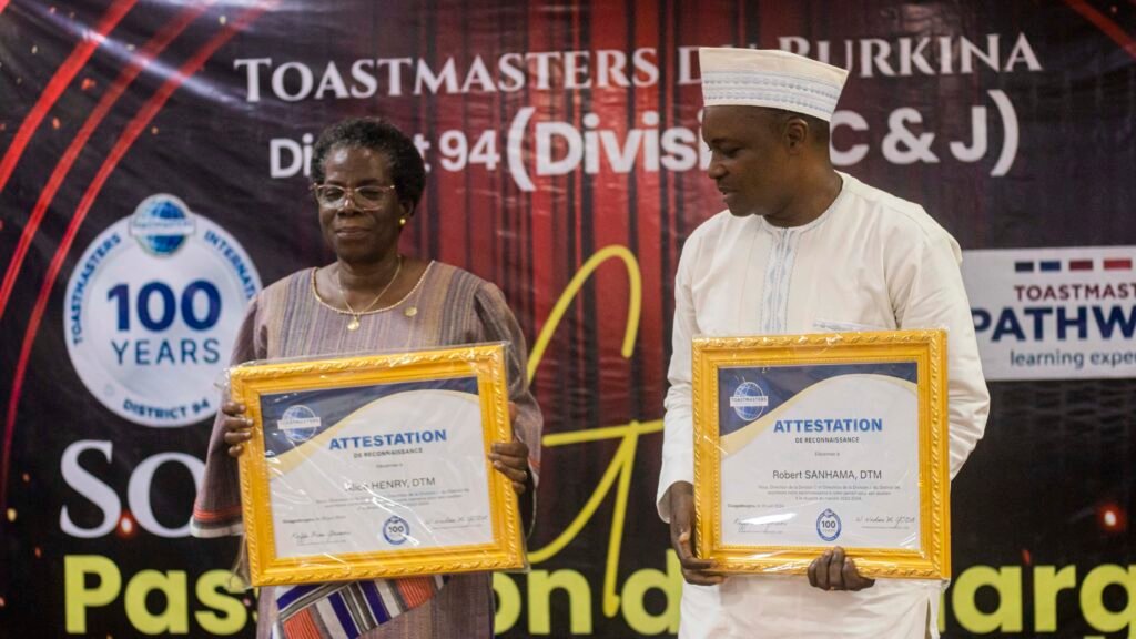 Toastmasters Burkina Division C & J : Une soirée gala mémorable et de reconnaissances 7 Toastmasters Burkina Division C & J : Une soirée gala mémorable et de reconnaissances 7