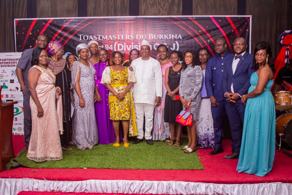 Toastmasters Burkina Division C & J : Une soirée gala mémorable et de reconnaissances 2 Toastmasters Burkina Division C & J : Une soirée gala mémorable et de reconnaissances 2