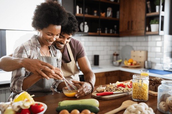 La cuisine : Un espace d'amour et de complicité pour les jeunes couples mariés 2 La cuisine : Un espace d'amour et de complicité pour les jeunes couples mariés 2