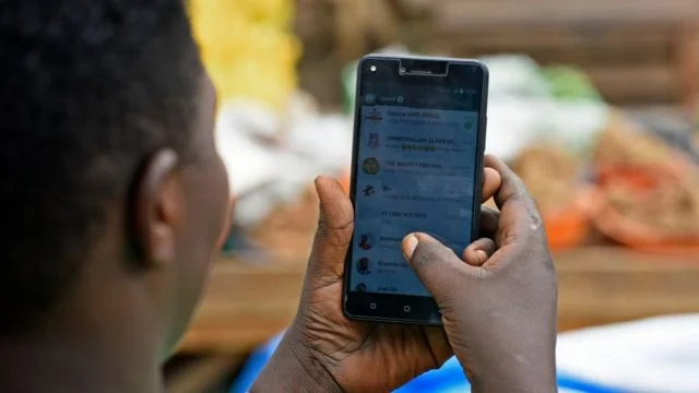 Benin : Une ex-ambassadrice traduit un animateur de groupe de sexe en justice 1 Benin : Une ex-ambassadrice traduit un animateur de groupe de sexe en justice 1