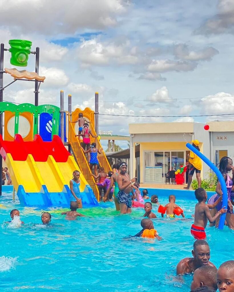 Aqua Park Ouaga : Un espace unique et original pour renforcer les liens familiaux 2 Aqua Park Ouaga : Un espace unique et original pour renforcer les liens familiaux 2
