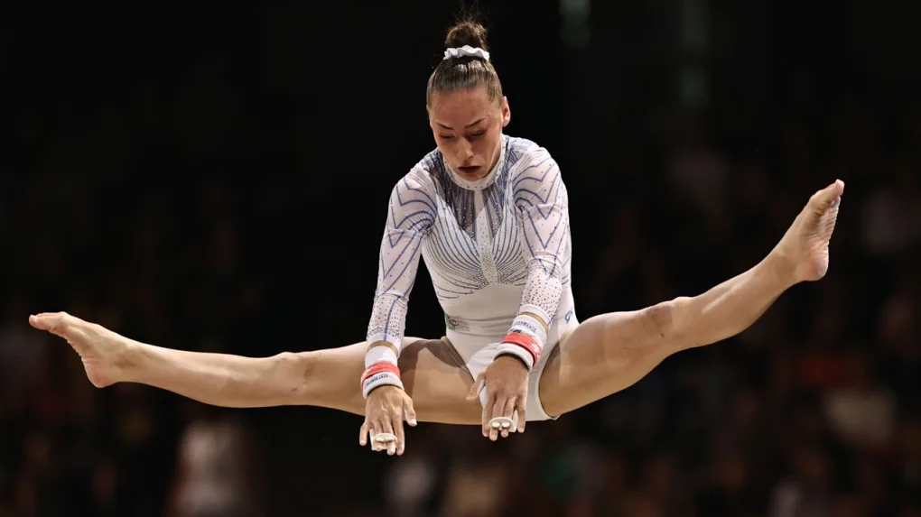 Kaylia Nemour : Première algérienne médaillée d’or olympique aux barres asymétriques 2 Kaylia Nemour : Première algérienne médaillée d’or olympique aux barres asymétriques 2