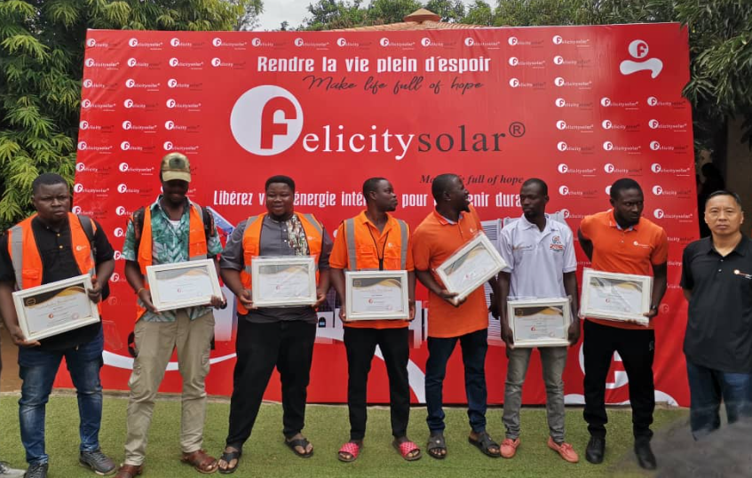 Energie solaire : 150 techniciens et distributeurs à l’école de Felicity Solar 3 Energie solaire : 150 techniciens et distributeurs à l’école de Felicity Solar 3