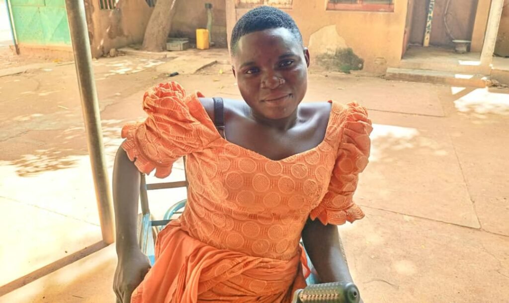 Claudine Zongo : Admise au BEPC, elle mendie dans l'espoir de payer sa scolarité 3 Claudine Zongo : Admise au BEPC, elle mendie dans l'espoir de payer sa scolarité 3