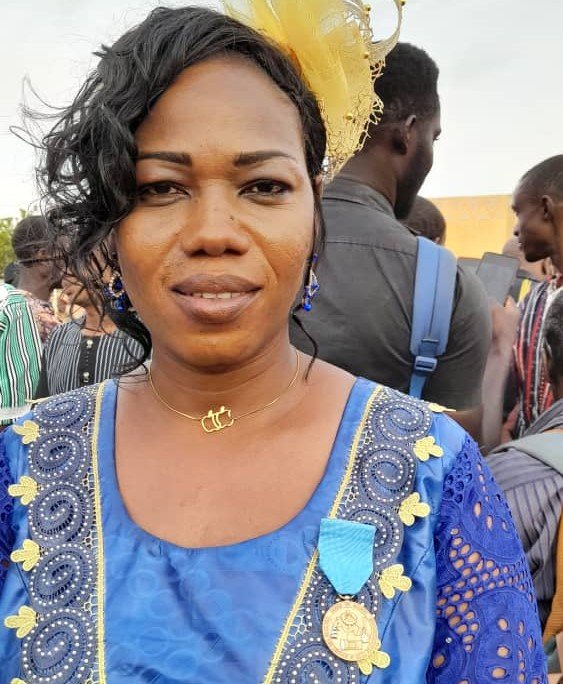 Hélène Sebogo, l'une des voix de ‘’Commentons l'actualité’’ sur la radio Burkina 2 Hélène Sebogo, l'une des voix de ‘’Commentons l'actualité’’ sur la radio Burkina 2