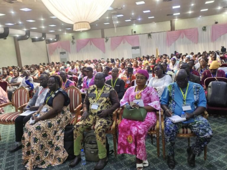 Burkina : Plus 800 sages femmes et maïeuticiens échangent sur les défis dans leur domaine 1 Burkina : Plus 800 sages femmes et maïeuticiens échangent sur les défis dans leur domaine 1