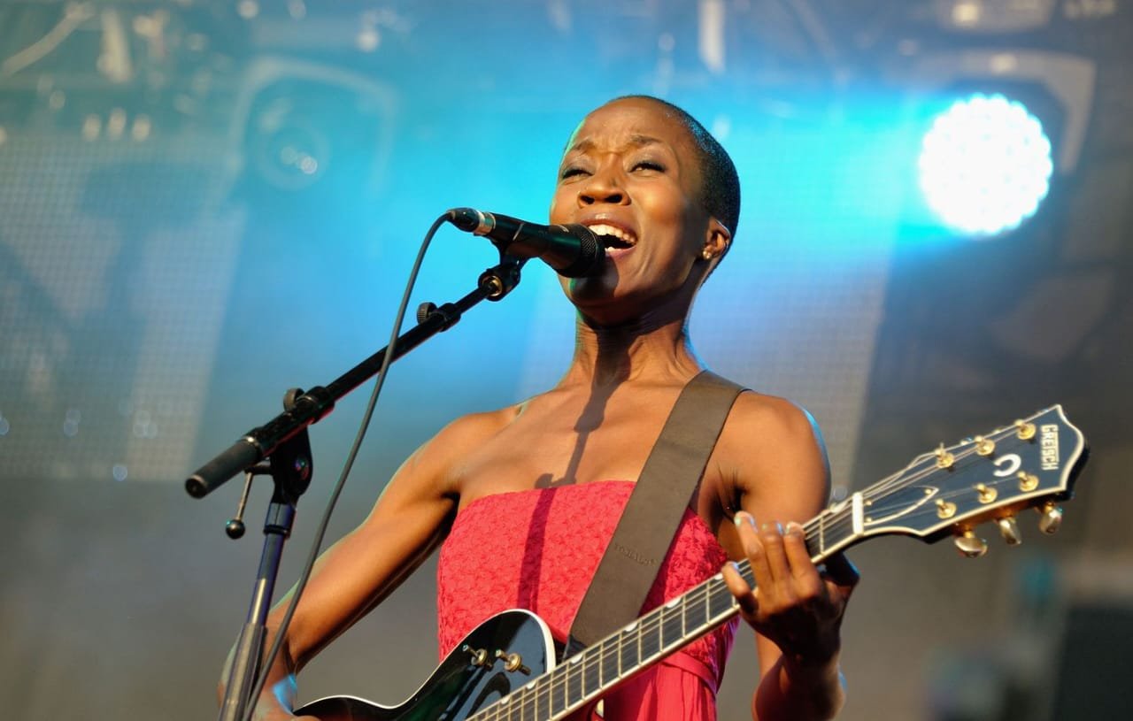 Rokia Traoré : Le cri de cœur d'une artiste emprisonnée dans une ...