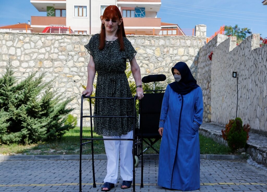 Turquie: La plus grande femme du monde réalise son premier vol 2 Turquie: La plus grande femme du monde réalise son premier vol 2