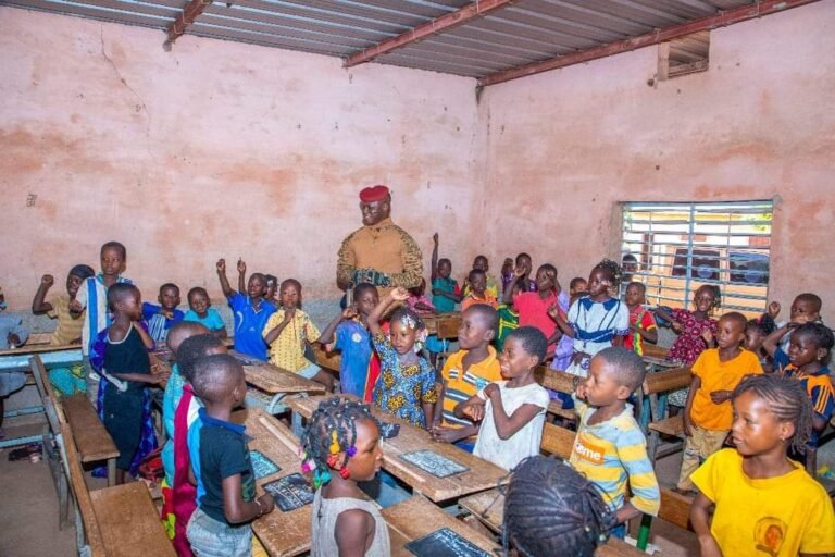 Rentrée scolaire 2024-2025 : Ibrahim Traoré souhaite pleins de succès aux élèves et enseignants 1 Rentrée scolaire 2024-2025 : Ibrahim Traoré souhaite pleins de succès aux élèves et enseignants 1