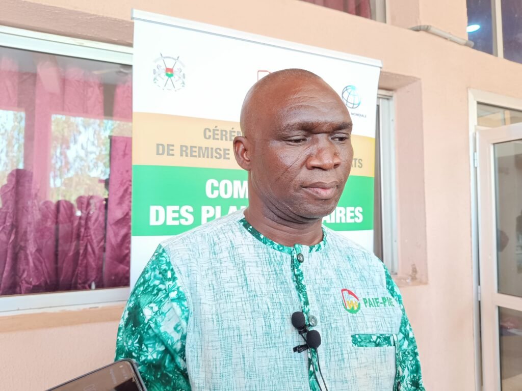 PAIF-PME : 2 milliards 400 millions FCFA octroyés à 150 entrepreneurs 5 PAIF-PME : 2 milliards 400 millions FCFA octroyés à 150 entrepreneurs 5