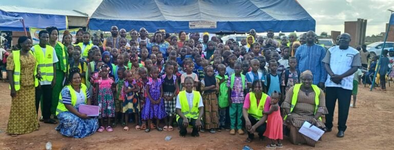 Burkina : Des kits scolaires pour 150 élèves dans le besoin 1 Burkina : Des kits scolaires pour 150 élèves dans le besoin 1