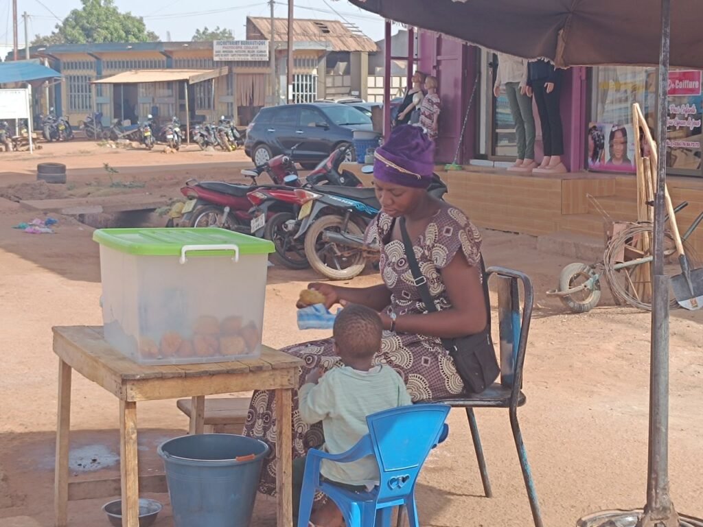 Ouagadougou : Hausse du prix de l’huile, une pression accrue sur les vendeuses de nourriture 3 Ouagadougou : Hausse du prix de l’huile, une pression accrue sur les vendeuses de nourriture 3