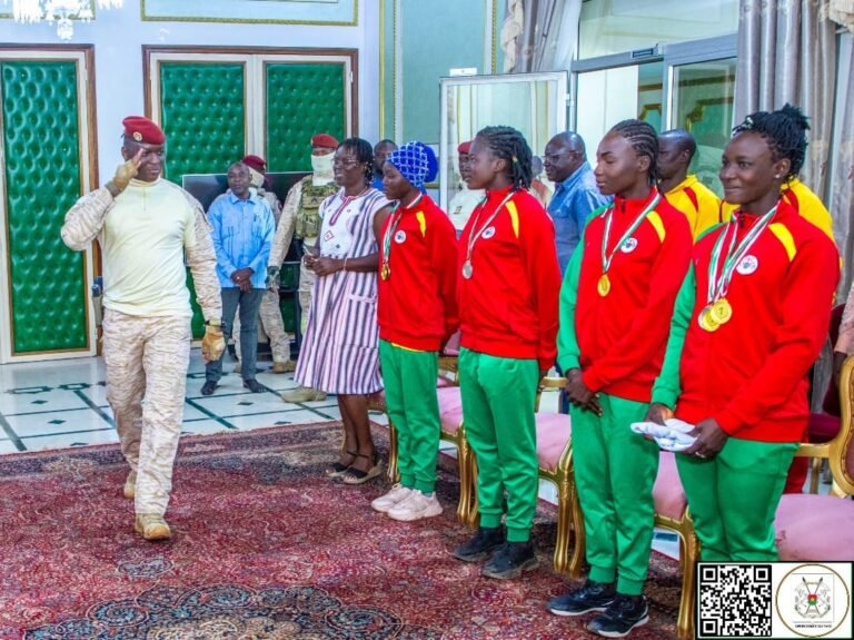 Cyclisme féminin : Les Etalons dames félicitées par le Président du Faso pour leur exploit au Burundi 1 Cyclisme féminin : Les Etalons dames félicitées par le Président du Faso pour leur exploit au Burundi 1