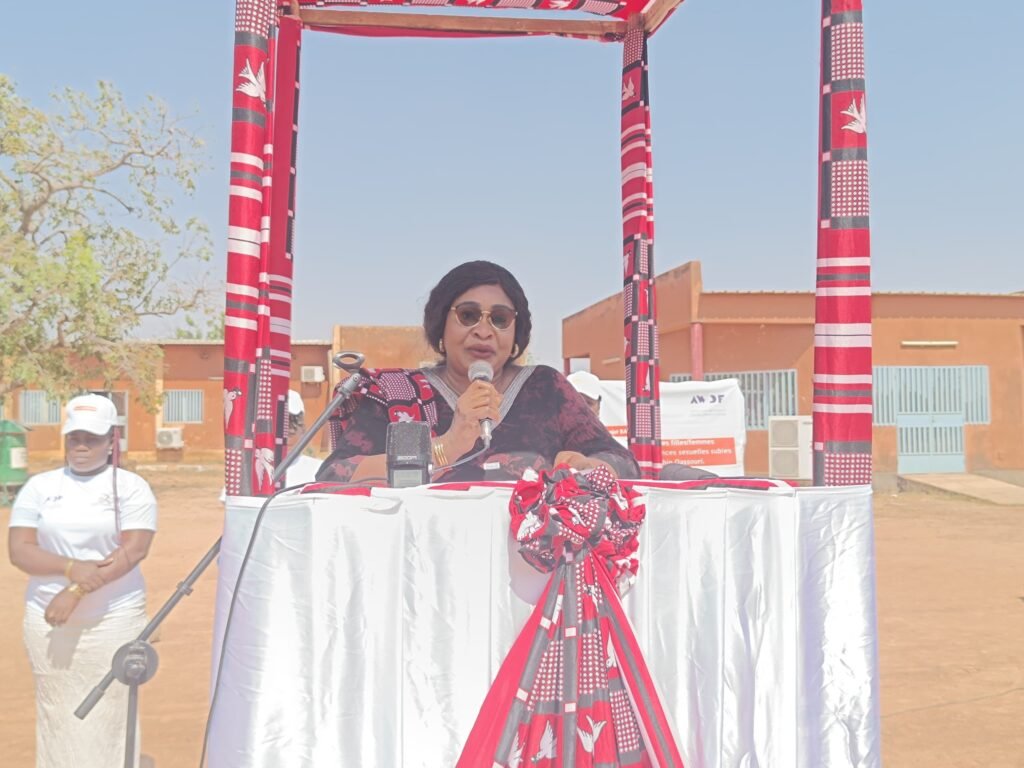 BAOMENGA : Pour venir en aide aux serveuses de bars et maquis de Tanghin-Dassouri 3 BAOMENGA : Pour venir en aide aux serveuses de bars et maquis de Tanghin-Dassouri 3