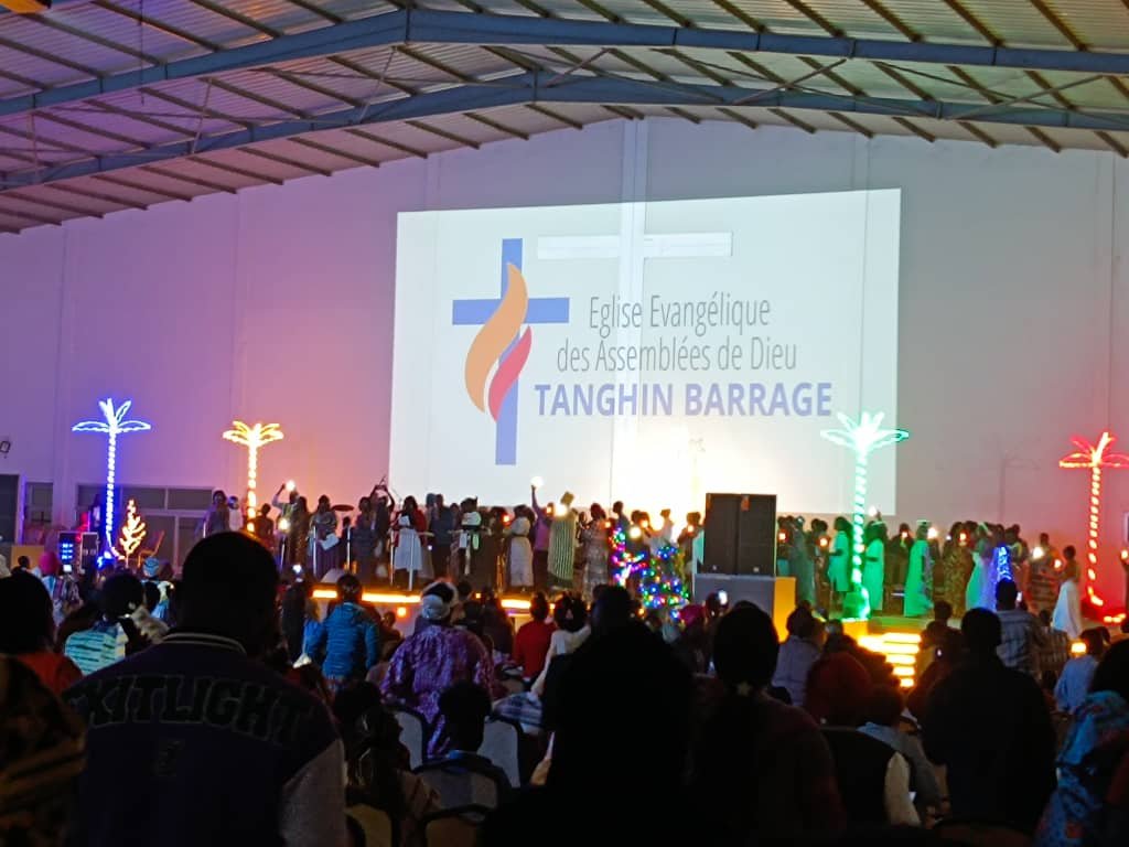 Noël 2024 : L’église protestante de Tanghin Barrage célèbre la naissance du Christ dans l'amour et la ferveur 2 Noël 2024 : L’église protestante de Tanghin Barrage célèbre la naissance du Christ dans l'amour et la ferveur 2