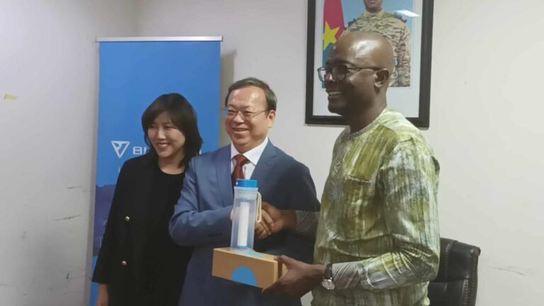 Burkina: La municipalité de Shanghai renouvelle son soutien 8