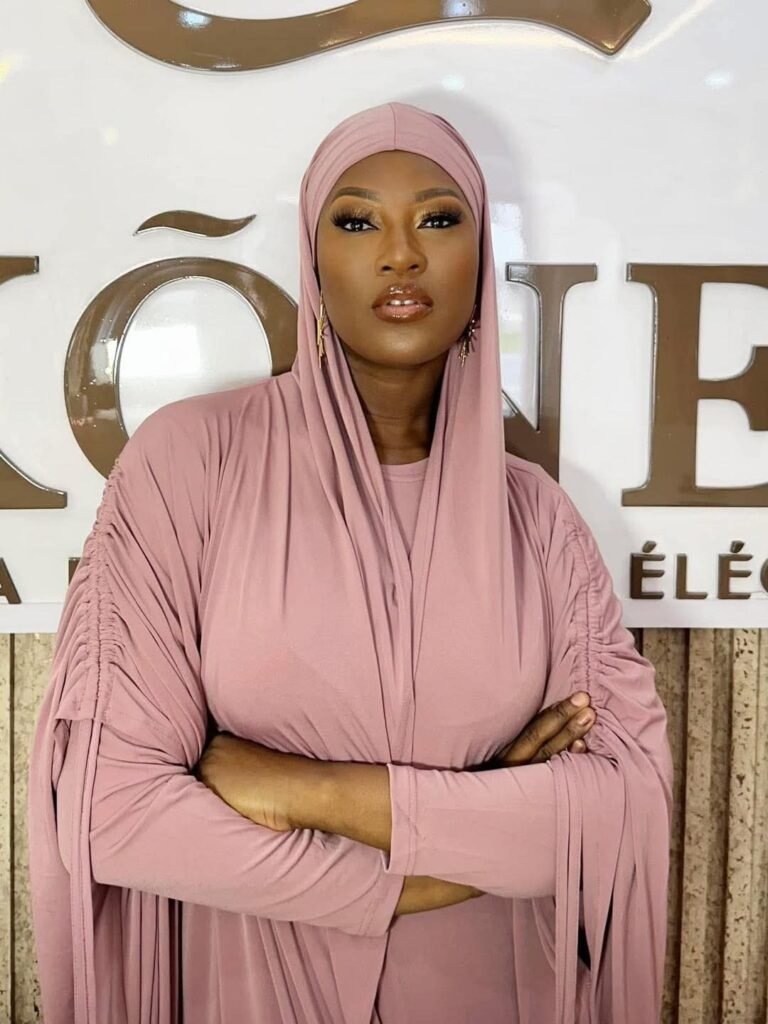 Ikônes : La première boutique de vente de Abaya de Konnie Touré 2 Ikônes : La première boutique de vente de Abaya de Konnie Touré 2