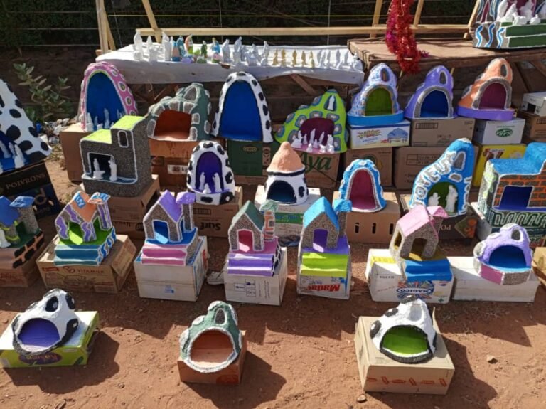 Ouagadougou : Des crèches annoncent la Noël dans la ville 1 Ouagadougou : Des crèches annoncent la Noël dans la ville 1