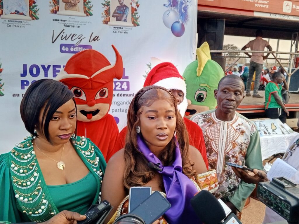 ‘’Joyeux Noel pour tous’’ : 200 enfants démunis et 8 veuves retrouvent le sourire 4 ‘’Joyeux Noel pour tous’’ : 200 enfants démunis et 8 veuves retrouvent le sourire 4