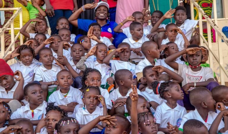 Burkina : Plus de 200 orphelins des FDS tombés égayés par l’Amical des Femmes du Sport 1 Burkina : Plus de 200 orphelins des FDS tombés égayés par l’Amical des Femmes du Sport 1