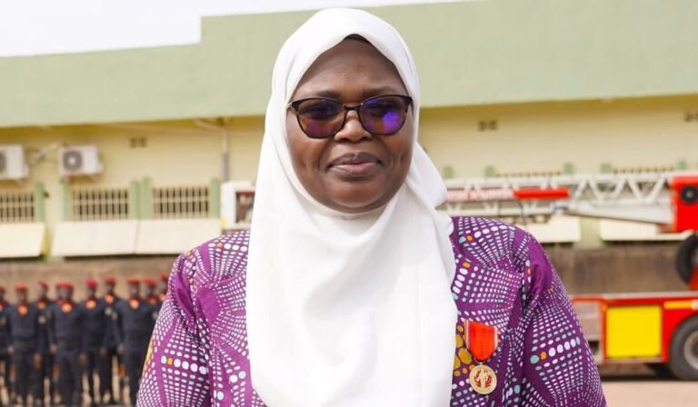 Burkina : Dr Aminata Zerbo/Sabane, élevée à la Médaille d’Honneur des Sapeurs-Pompiers 1 Burkina : Dr Aminata Zerbo/Sabane, élevée à la Médaille d’Honneur des Sapeurs-Pompiers 1