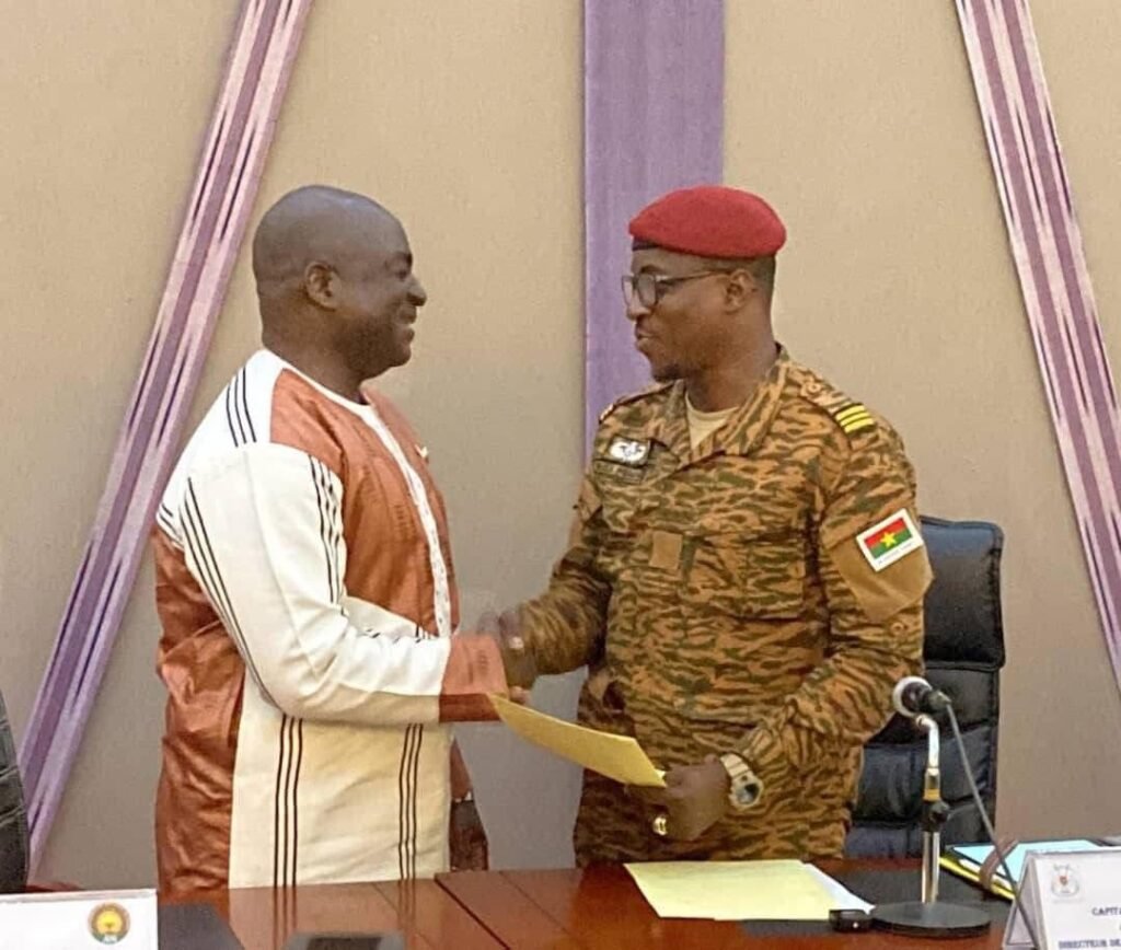 Confédération des États du Sahel : Bassolma Bazié prend fonction 2 Confédération des États du Sahel : Bassolma Bazié prend fonction 2