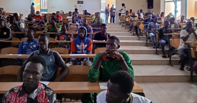Concours directs et professionnels: 11 404 postes à pourvoir pour 2025 2 Concours directs et professionnels: 11 404 postes à pourvoir pour 2025 2