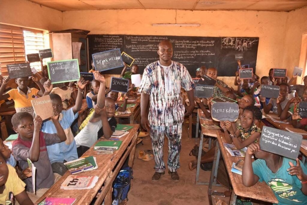 Burkina : 8 langues nationales intégrées dans l'enseignement scolaire 2 Burkina : 8 langues nationales intégrées dans l'enseignement scolaire 2