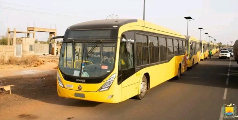 Renforcement du parc automobile de la SOTRACO : 15 nouveaux bus reçus à Ouagadougou 2