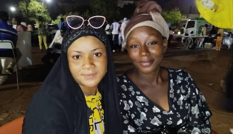 “Nous sommes devenues amies grâce à cette rupture collective”, Roseline et Fatouma 1 “Nous sommes devenues amies grâce à cette rupture collective”, Roseline et Fatouma 1