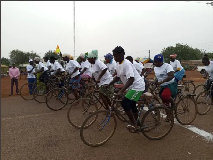 Léraba : Des femmes mobilisent plus de 500 000F CFA pour l'effort de paix 2 Léraba : Des femmes mobilisent plus de 500 000F CFA pour l'effort de paix 2