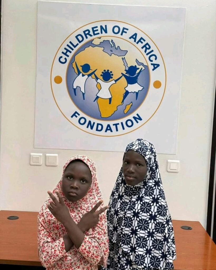 Les "Besties" bientôt sur les bancs grâce à la Première Dame ivoirienne 3 Les "Besties" bientôt sur les bancs grâce à la Première Dame ivoirienne 3