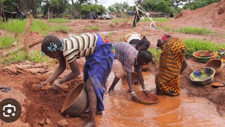 Mali : Des filles de 12 à 17 ans abandonnent l’école pour l’orpaillage 4