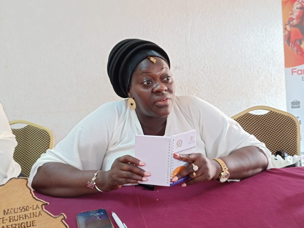 Confiance en soi : Farafina Mousso outille une vingtaine de jeunes filles 4 Confiance en soi : Farafina Mousso outille une vingtaine de jeunes filles 4