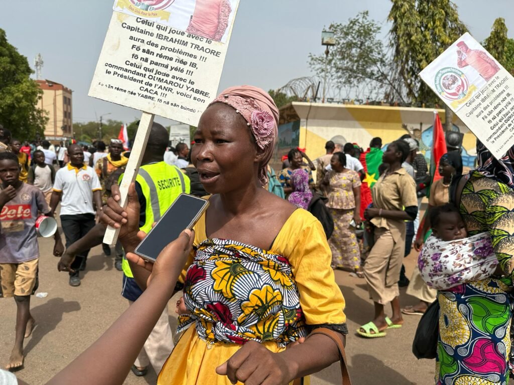 Marche mondiale du 30 Avril : Les femmes scandent le nom de ‘’IB’’ dans les rues 3 Marche mondiale du 30 Avril : Les femmes scandent le nom de ‘’IB’’ dans les rues 3