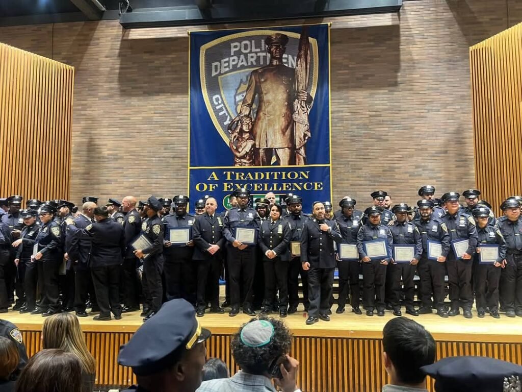 Officiers de police Auxiliaire à New York : La burkinabè Sakir Aminata Hadja, major de sa promotion 2 Officiers de police Auxiliaire à New York : La burkinabè Sakir Aminata Hadja, major de sa promotion 2
