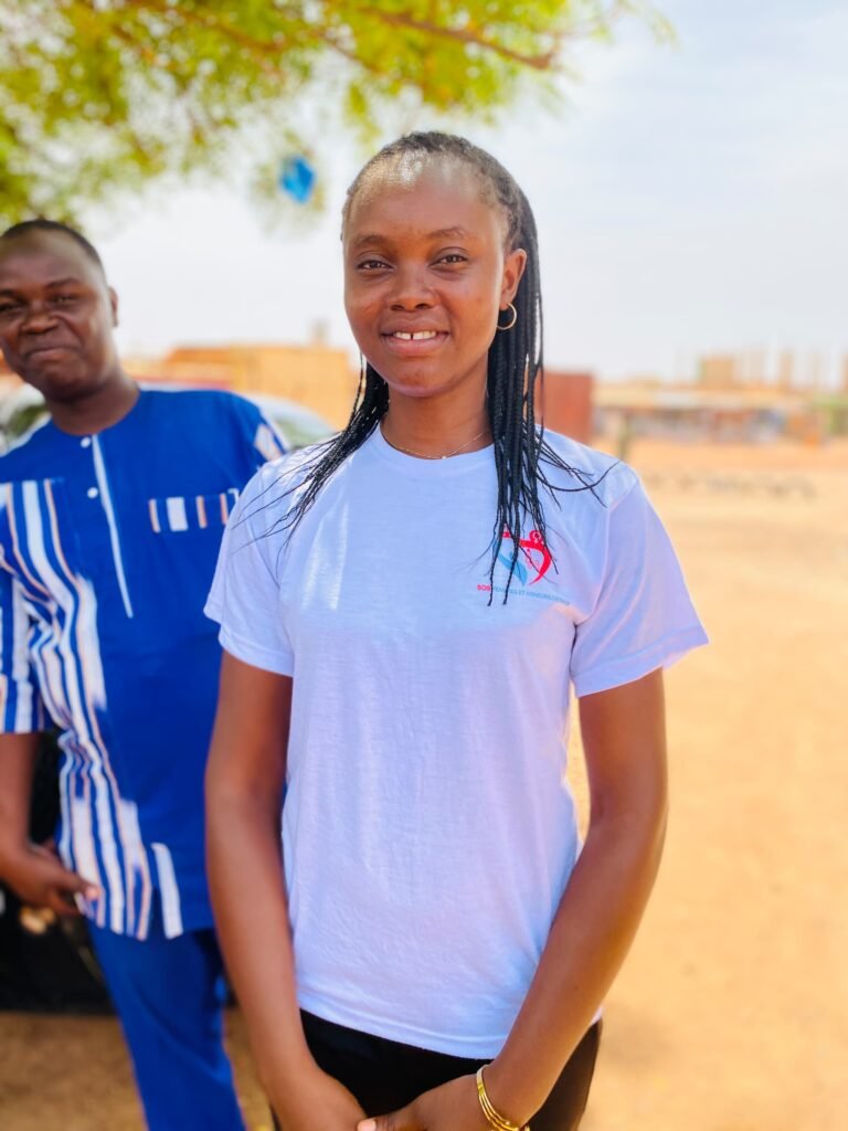 Zongo : Plus de 500 élèves et leurs parents sensibilisés sur les dangers des stupéfiants 3 Zongo : Plus de 500 élèves et leurs parents sensibilisés sur les dangers des stupéfiants 3
