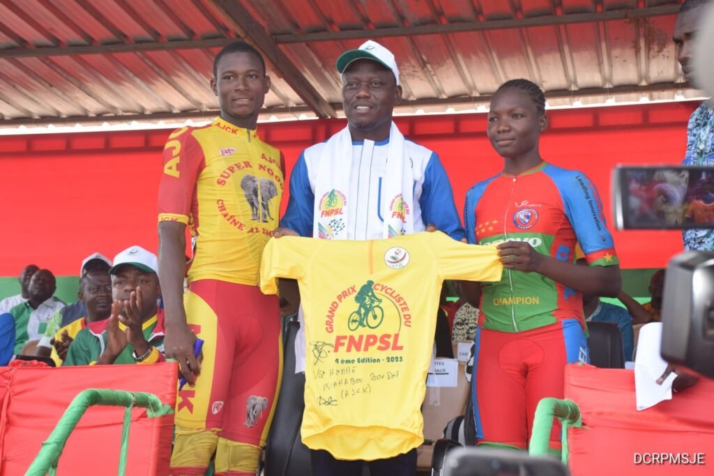 Grand Prix Cycliste pour la Promotion du Sport et des Loisirs : Lamoussa Zoungrana remporte le trophée 3 Grand Prix Cycliste pour la Promotion du Sport et des Loisirs : Lamoussa Zoungrana remporte le trophée 3