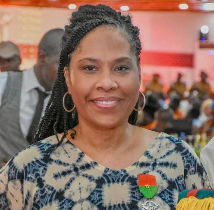 Burkina  : Nathalie Yamb décorée au titre de Chevalier de l'ordre de l'Etalon 4