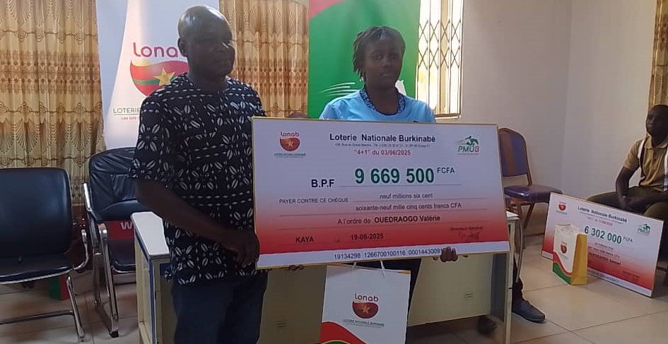 PMU’B à Kaya : Une étudiante décroche près de 10 millions FCFA avec une mise de 600 FCFA 2 PMU’B à Kaya : Une étudiante décroche près de 10 millions FCFA avec une mise de 600 FCFA 2