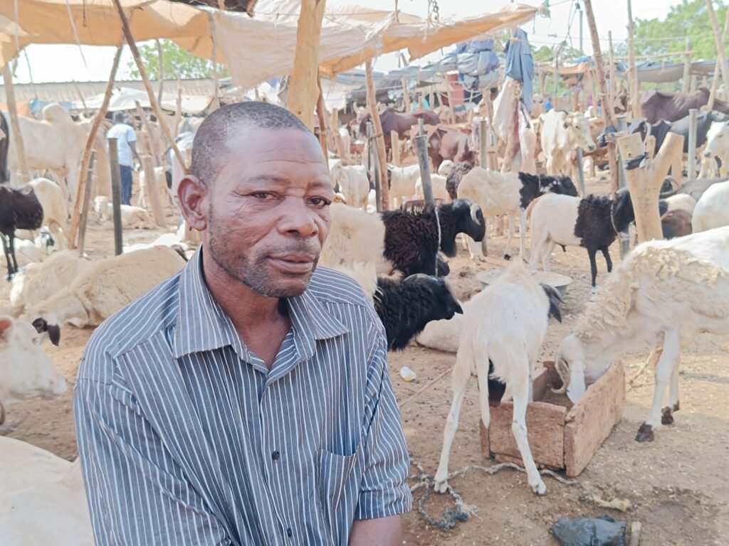 Tabaski 2025 : " Le mouton est là, c'est l'argent qui manque'' 2 Tabaski 2025 : " Le mouton est là, c'est l'argent qui manque'' 2