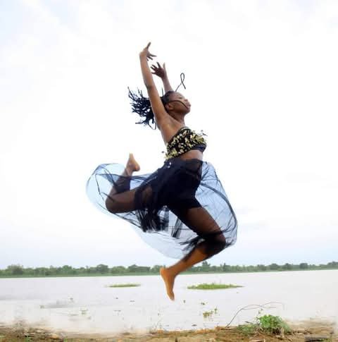 « On dit que les danseuses sortent avec les artistes; mais ça fait quoi ?... », Djami De Londres 6 « On dit que les danseuses sortent avec les artistes; mais ça fait quoi ?... », Djami De Londres 6