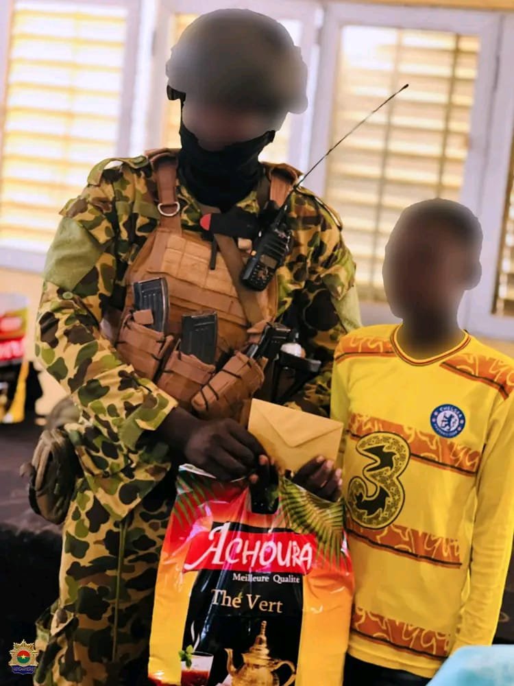 Falangountou : Des élèves et enseignants les plus méritants encouragés par la Gendarmerie 2 Falangountou : Des élèves et enseignants les plus méritants encouragés par la Gendarmerie 2