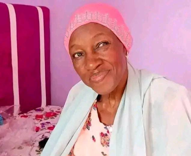 Bibata, l’actrice de « Trois hommes, un village », soutenue par une vague de solidarité après un AVC 1 Bibata, l’actrice de « Trois hommes, un village », soutenue par une vague de solidarité après un AVC 1