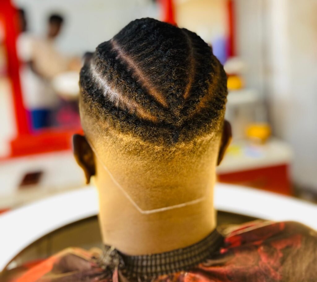 Coiffure : Moussa Kaboré, l'expert en natte des '' Panem-mooré'' 3 Coiffure : Moussa Kaboré, l'expert en natte des '' Panem-mooré'' 3